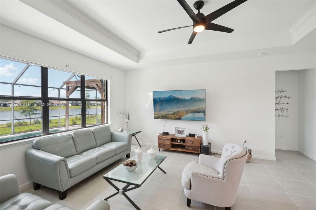 待售: $690,000 (4 贝兹, 2 浴室, 1850 平方英尺)