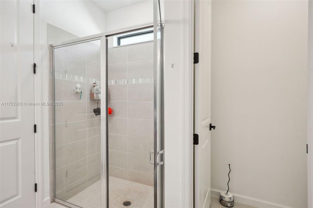 待售: $690,000 (4 贝兹, 2 浴室, 1850 平方英尺)