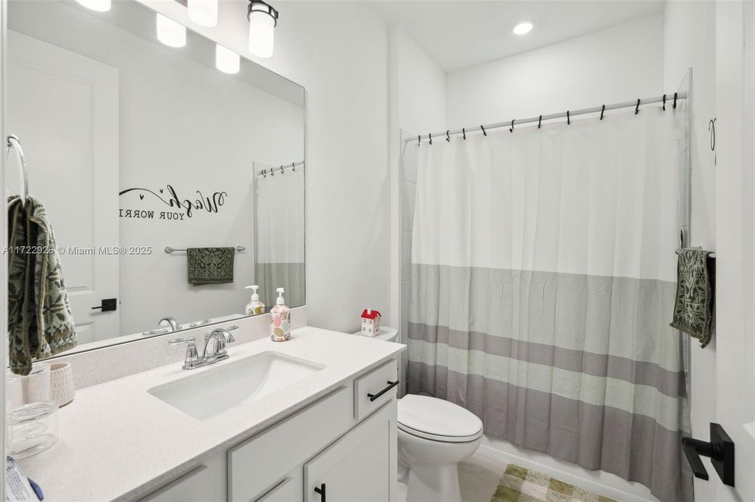 待售: $690,000 (4 贝兹, 2 浴室, 1850 平方英尺)