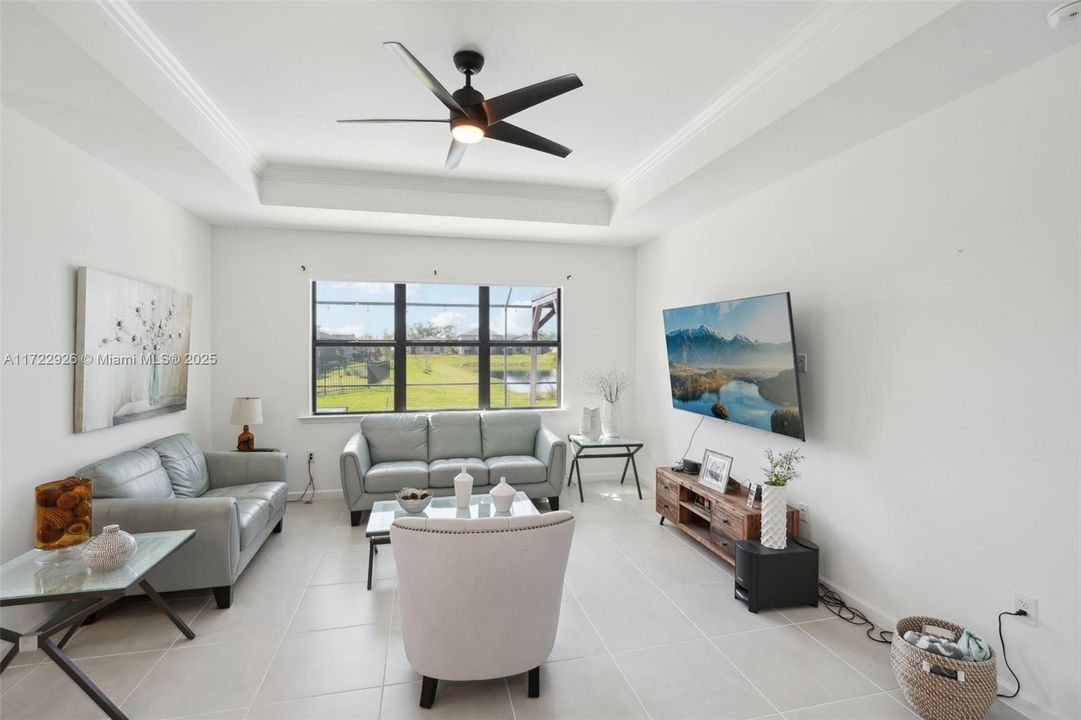 待售: $690,000 (4 贝兹, 2 浴室, 1850 平方英尺)