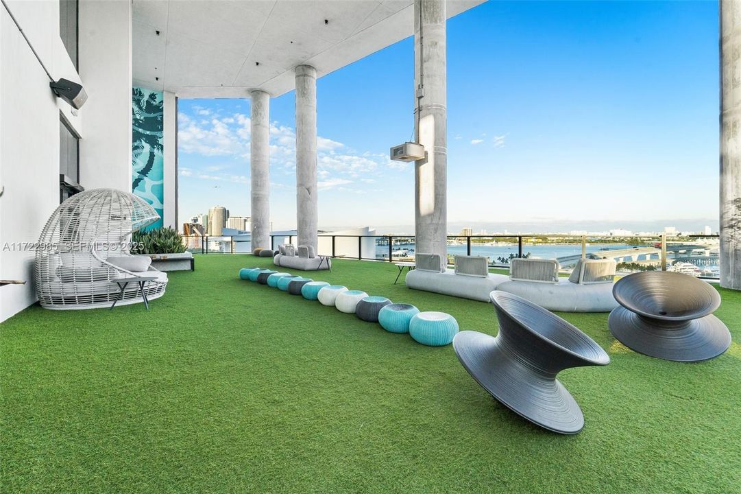 En Venta: $1,649,000 (2 camas, 2 baños, 983 Pies cuadrados)
