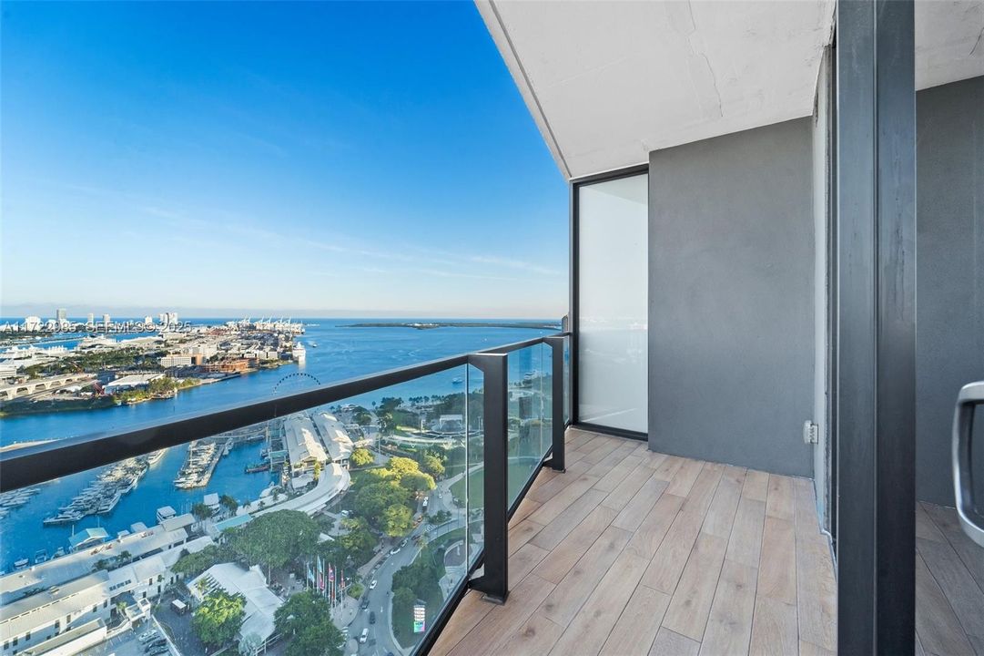 En Venta: $1,649,000 (2 camas, 2 baños, 983 Pies cuadrados)