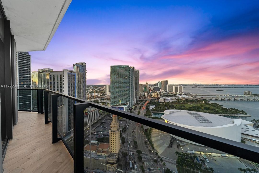 En Venta: $1,649,000 (2 camas, 2 baños, 983 Pies cuadrados)