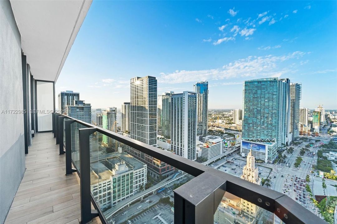 En Venta: $1,649,000 (2 camas, 2 baños, 983 Pies cuadrados)