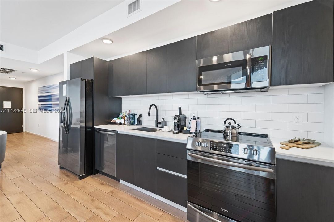 En Venta: $1,649,000 (2 camas, 2 baños, 983 Pies cuadrados)
