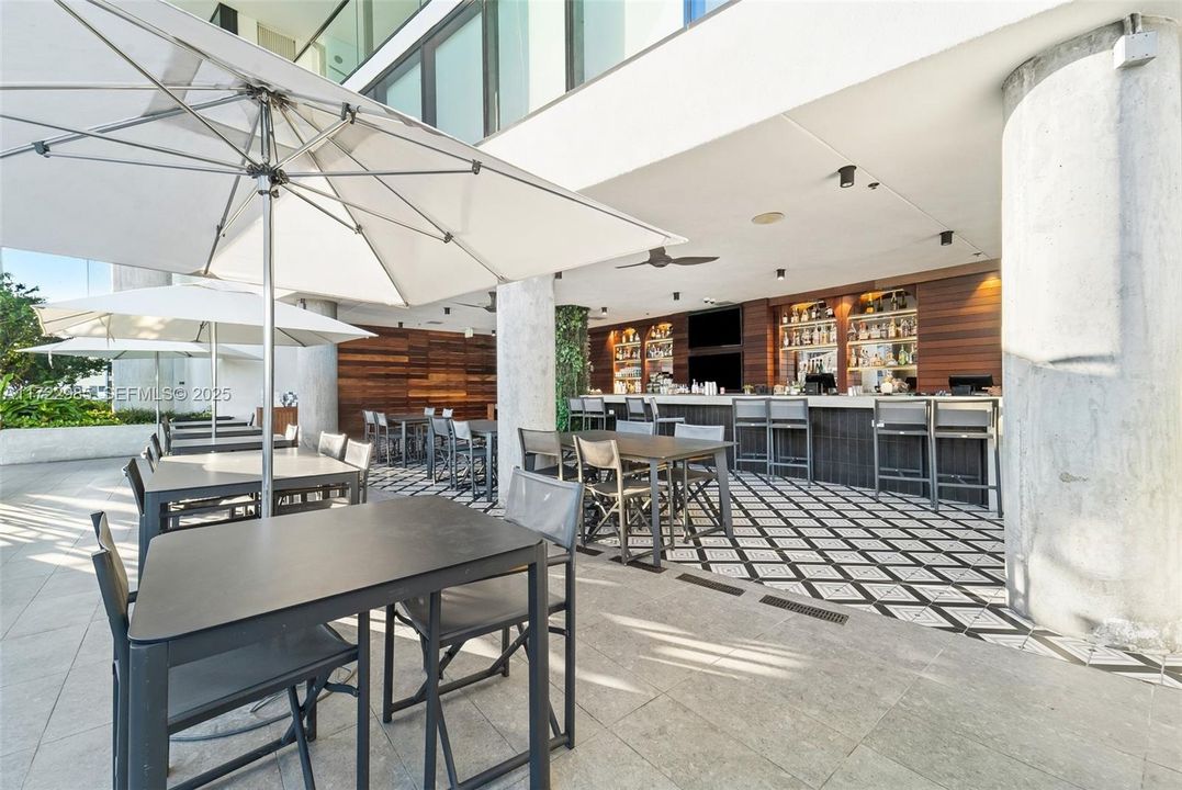 En Venta: $1,649,000 (2 camas, 2 baños, 983 Pies cuadrados)