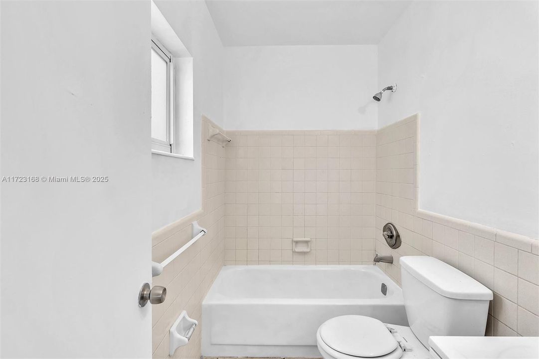 Active With Contract: $849,500 (0 beds, 0 baths, 2423 Square Feet)