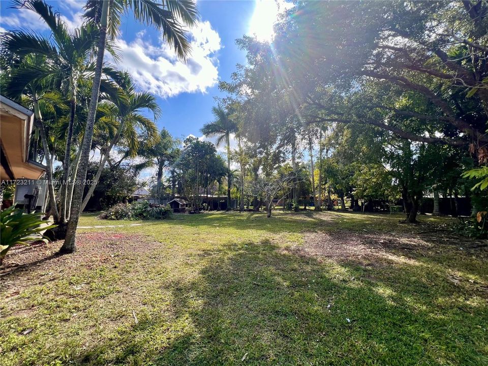 Vendido Recientemente: $385,000 (4 camas, 2 baños, 1336 Pies cuadrados)