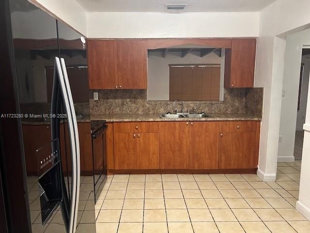 Recently Rented: $3,100 (3 beds, 1 baths, 1704 Square Feet)