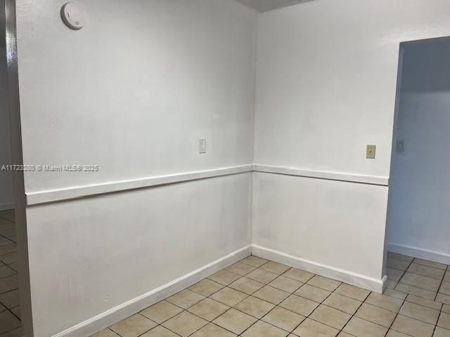 Recently Rented: $3,100 (3 beds, 1 baths, 1704 Square Feet)