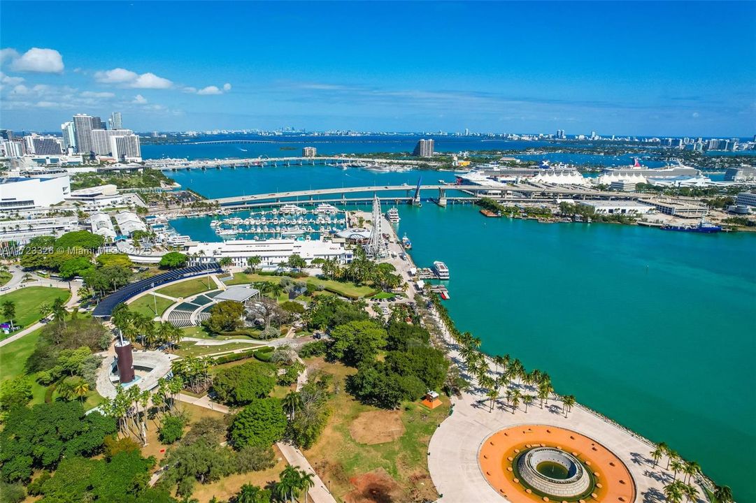 En Venta: $975,000 (3 camas, 2 baños, 1357 Pies cuadrados)