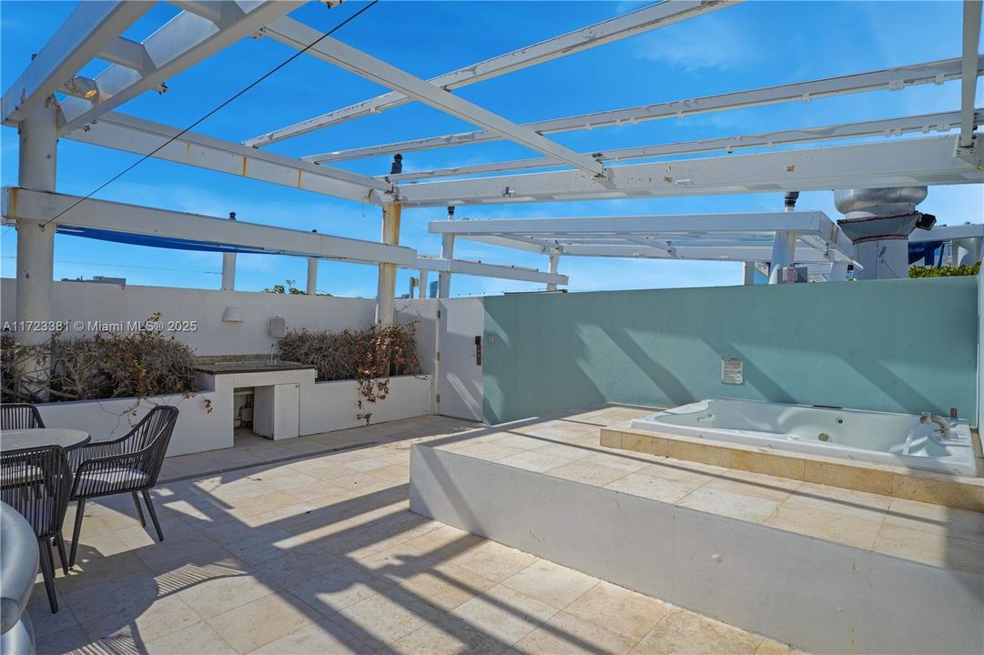 For Sale: $525,000 (0 beds, 1 baths, 500 Square Feet)