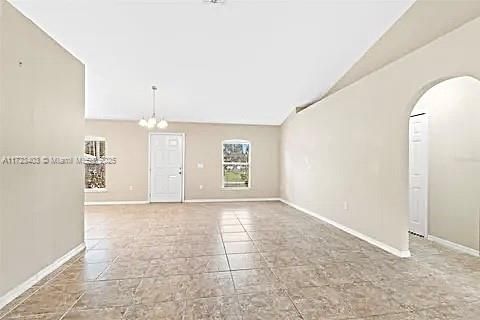 Recientemente alquilado: $1,775 (3 camas, 2 baños, 1693 Pies cuadrados)