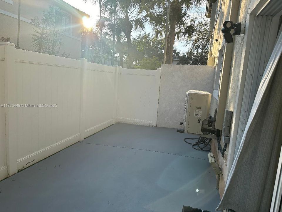 Recently Rented: $2,850 (2 beds, 2 baths, 1123 Square Feet)