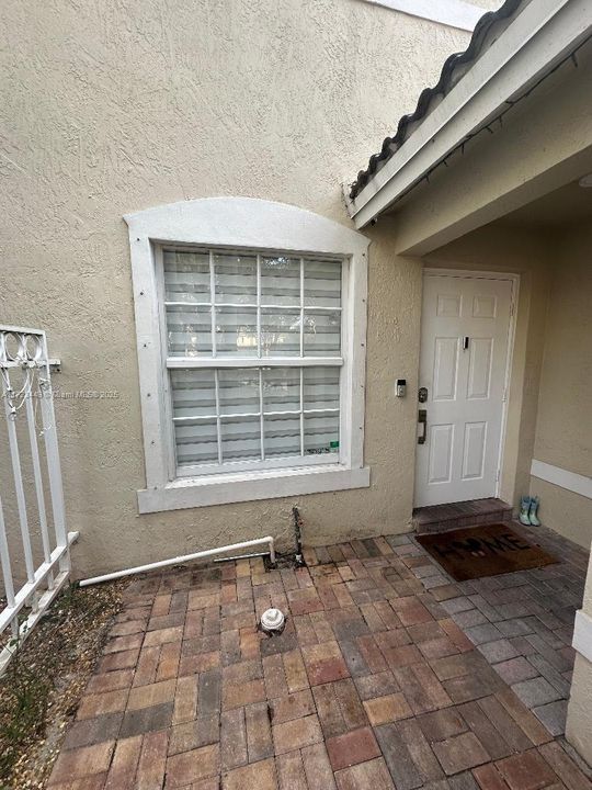 Recently Rented: $2,850 (2 beds, 2 baths, 1123 Square Feet)