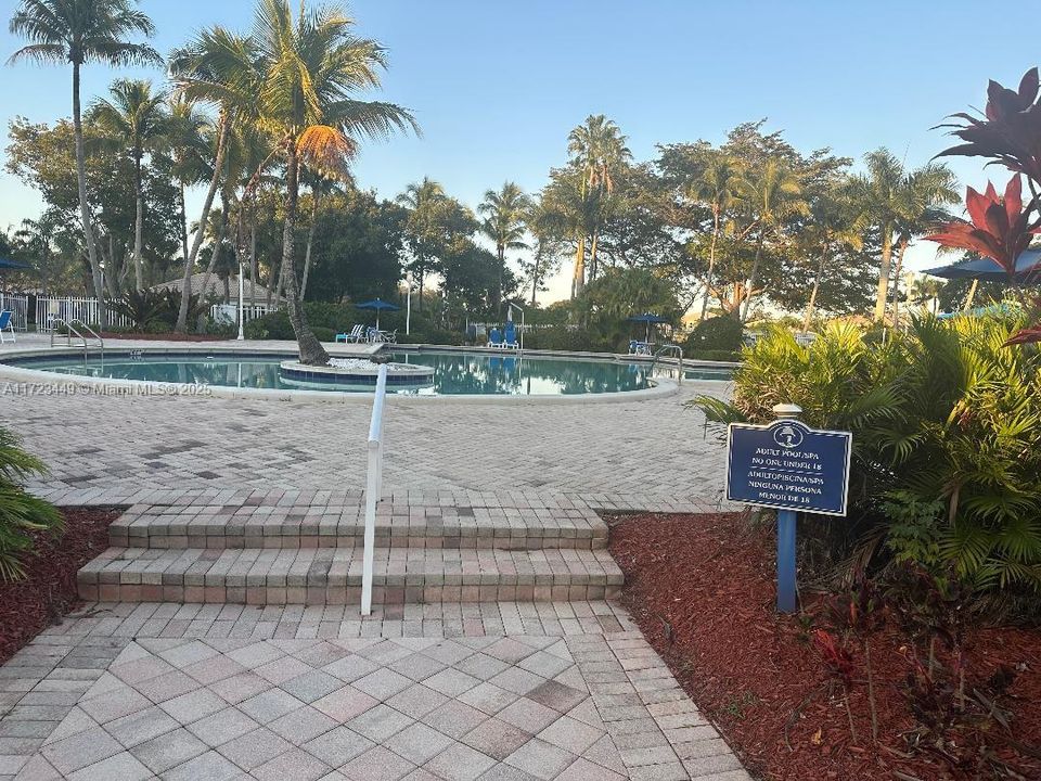 Recently Rented: $2,850 (2 beds, 2 baths, 1123 Square Feet)