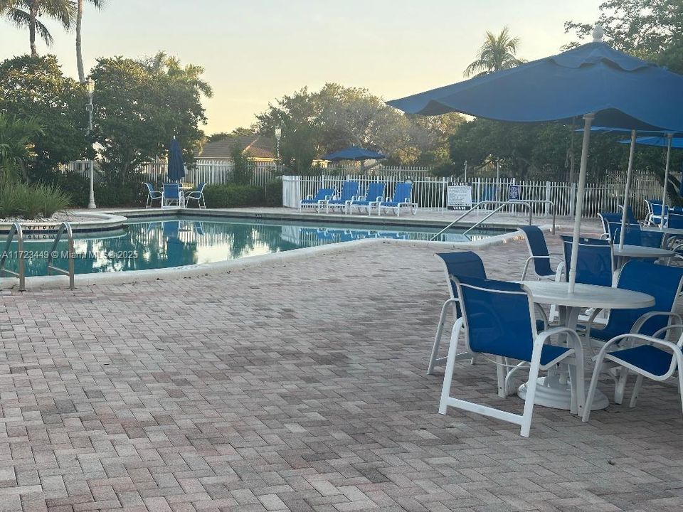 Recently Rented: $2,850 (2 beds, 2 baths, 1123 Square Feet)