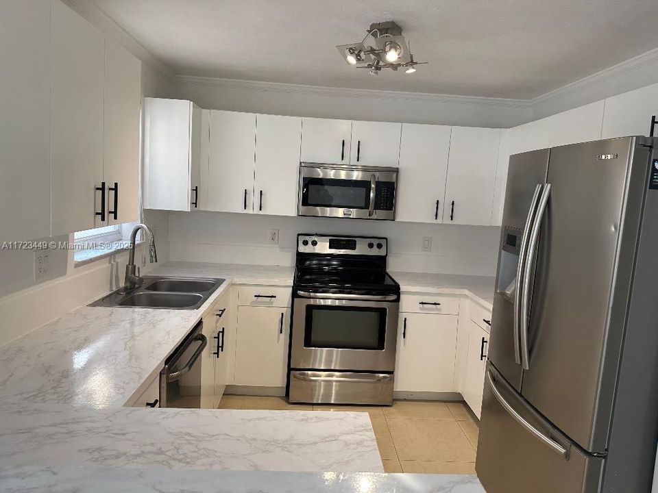 Recently Rented: $2,850 (2 beds, 2 baths, 1123 Square Feet)