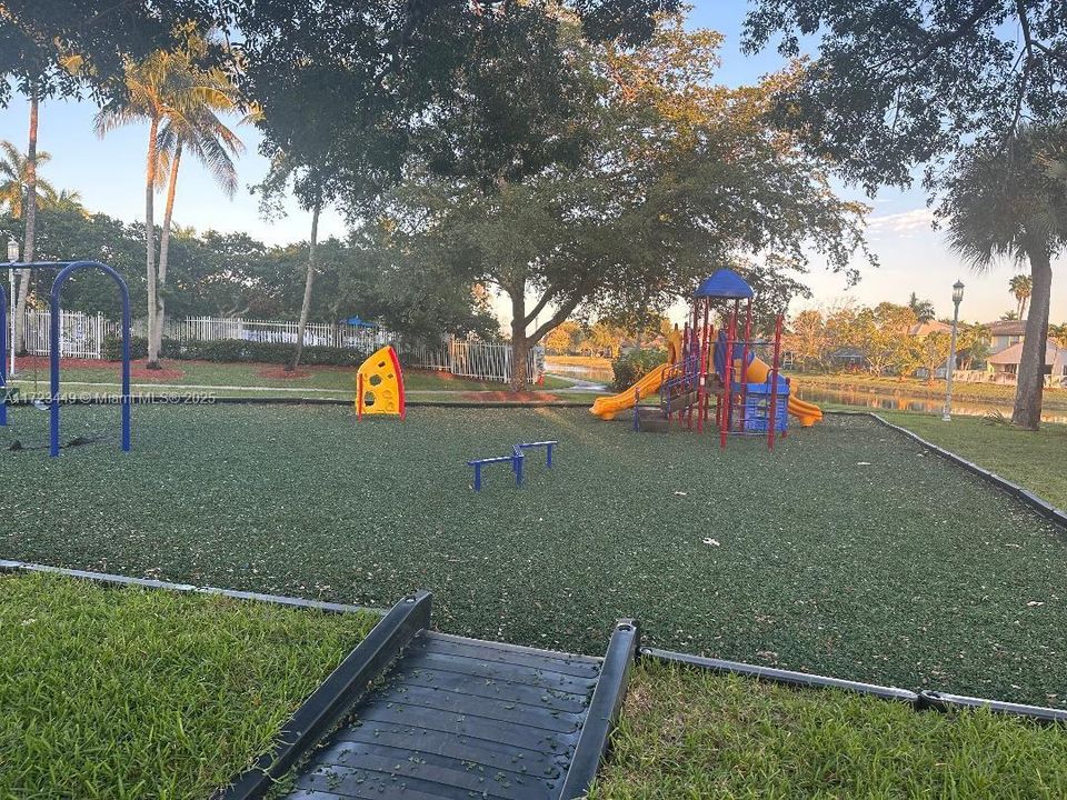 Recently Rented: $2,850 (2 beds, 2 baths, 1123 Square Feet)