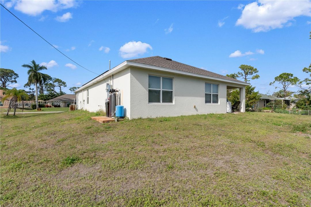 Vendido Recientemente: $465,000 (4 camas, 2 baños, 1828 Pies cuadrados)