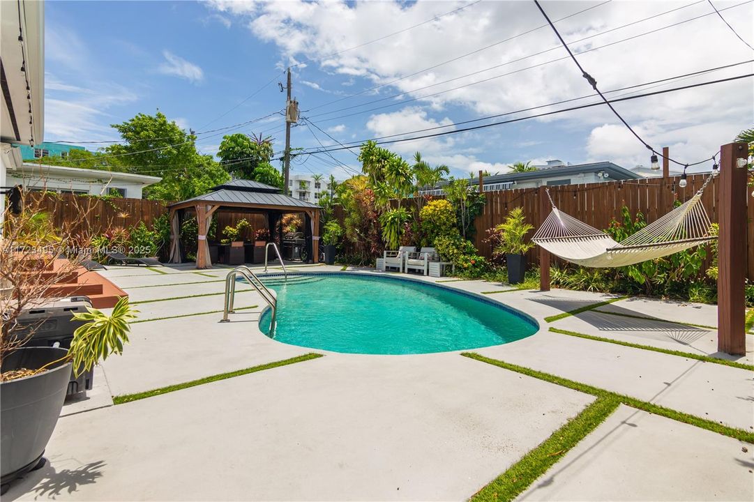 En Venta: $1,499,000 (3 camas, 2 baños, 2078 Pies cuadrados)