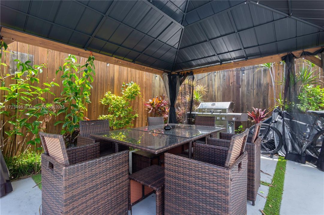 En Venta: $1,499,000 (3 camas, 2 baños, 2078 Pies cuadrados)