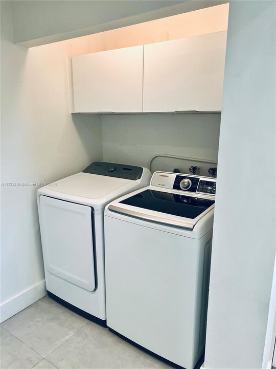 En Venta: $1,499,000 (3 camas, 2 baños, 2078 Pies cuadrados)