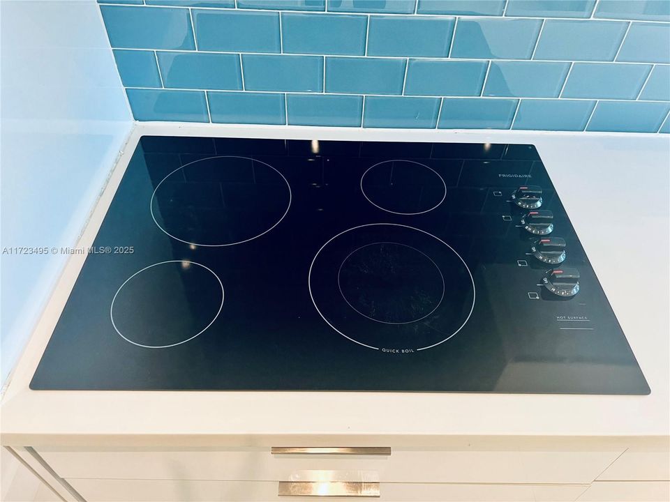 En Venta: $1,499,000 (3 camas, 2 baños, 2078 Pies cuadrados)