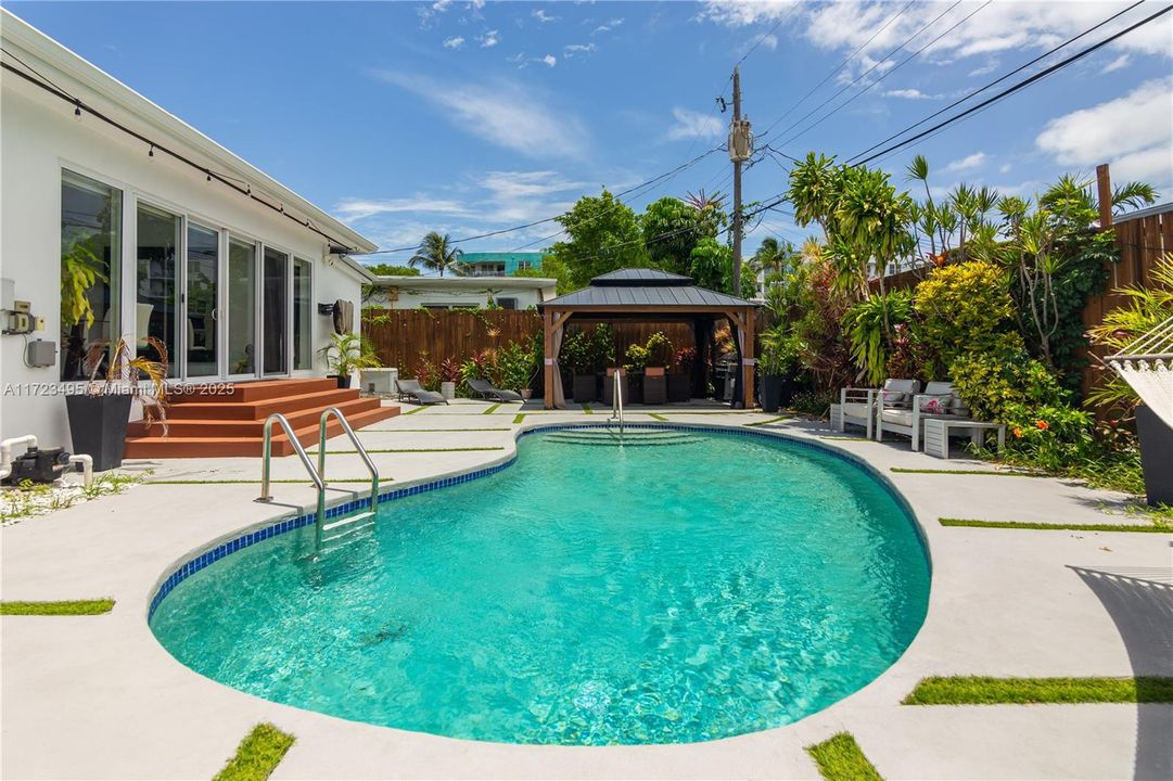 En Venta: $1,499,000 (3 camas, 2 baños, 2078 Pies cuadrados)