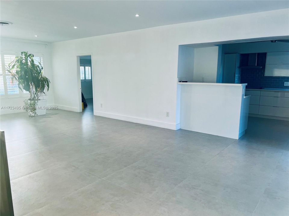 En Venta: $1,499,000 (3 camas, 2 baños, 2078 Pies cuadrados)