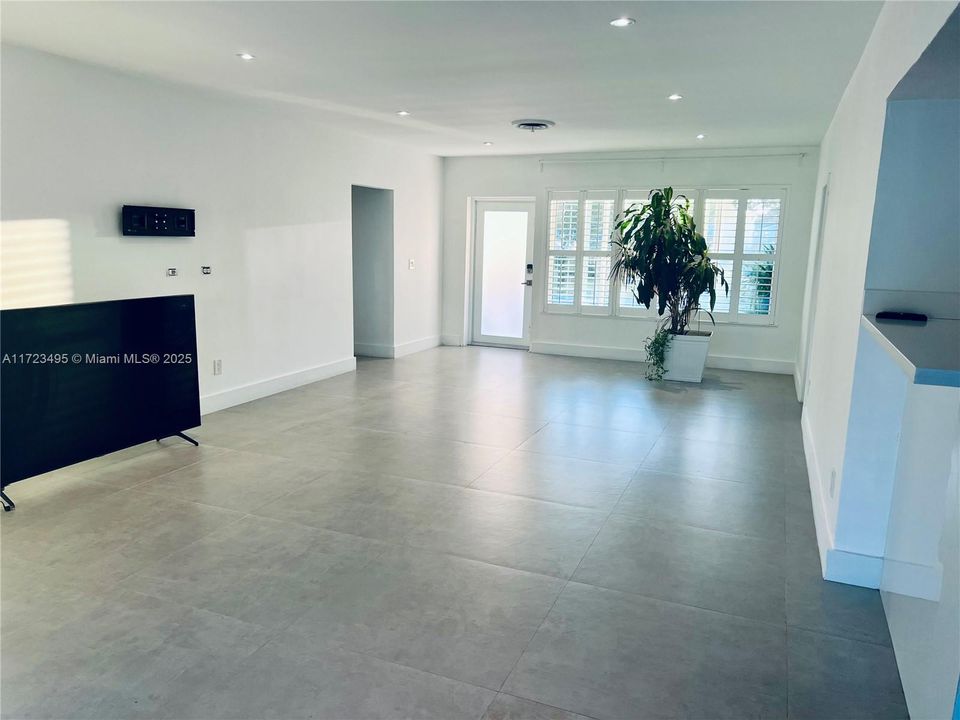 En Venta: $1,499,000 (3 camas, 2 baños, 2078 Pies cuadrados)