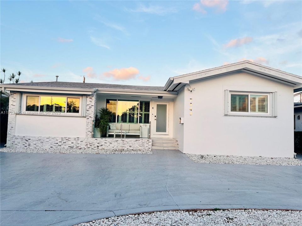 En Venta: $1,499,000 (3 camas, 2 baños, 2078 Pies cuadrados)