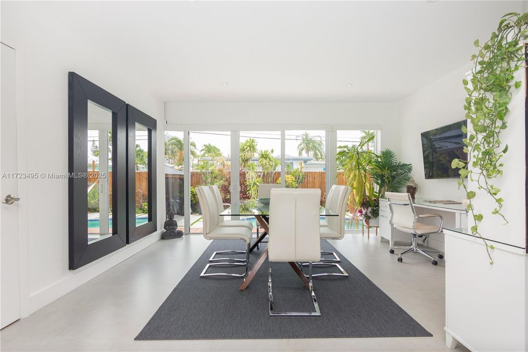 En Venta: $1,499,000 (3 camas, 2 baños, 2078 Pies cuadrados)