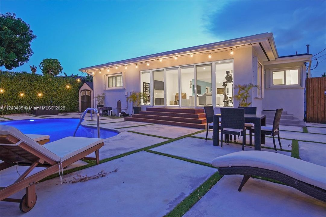 En Venta: $1,499,000 (3 camas, 2 baños, 2078 Pies cuadrados)