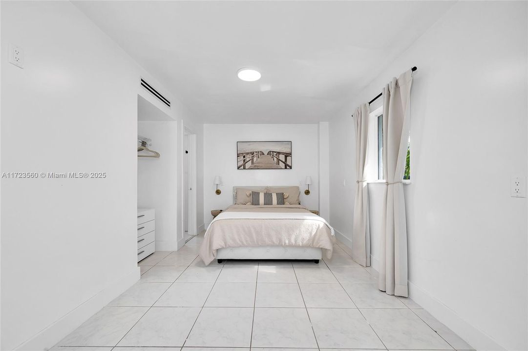 Active With Contract: $1,299,000 (3 beds, 3 baths, 0 Square Feet)