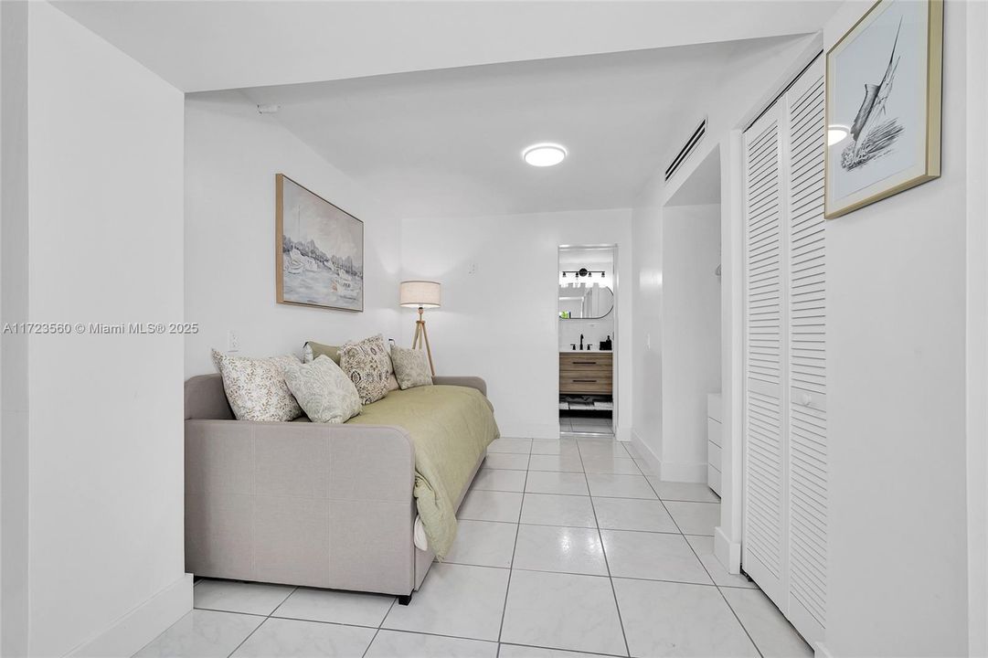 Active With Contract: $1,299,000 (3 beds, 3 baths, 0 Square Feet)