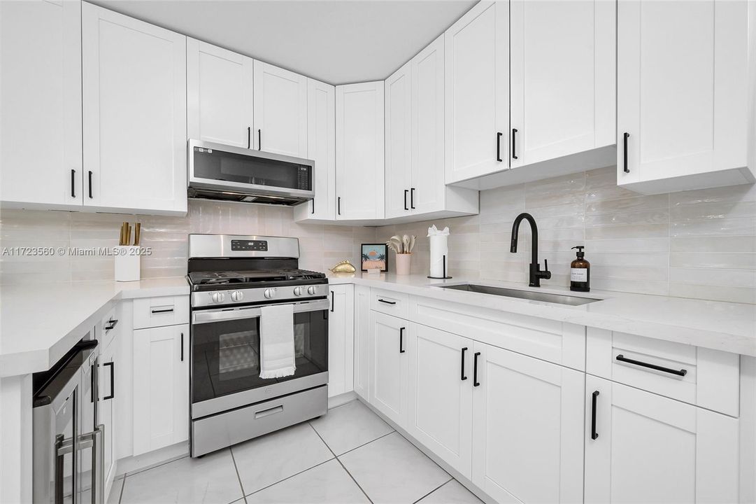 Active With Contract: $1,299,000 (3 beds, 3 baths, 0 Square Feet)