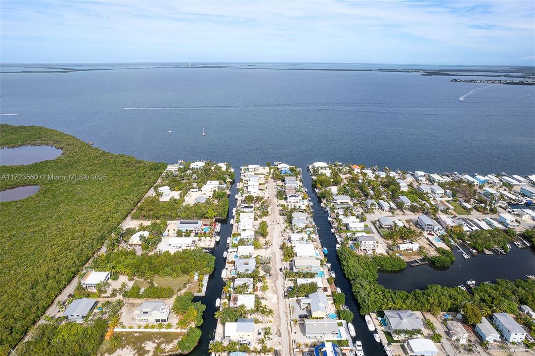 Active With Contract: $1,299,000 (3 beds, 3 baths, 0 Square Feet)