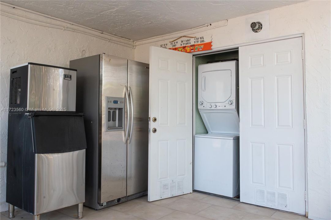 Active With Contract: $1,299,000 (3 beds, 3 baths, 0 Square Feet)