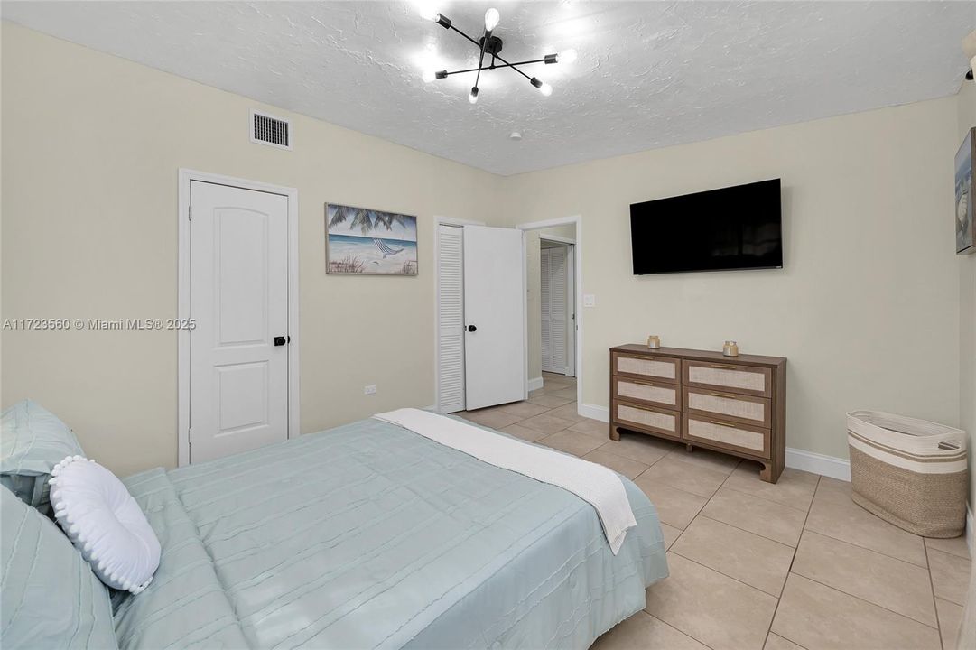 Active With Contract: $1,299,000 (3 beds, 3 baths, 0 Square Feet)