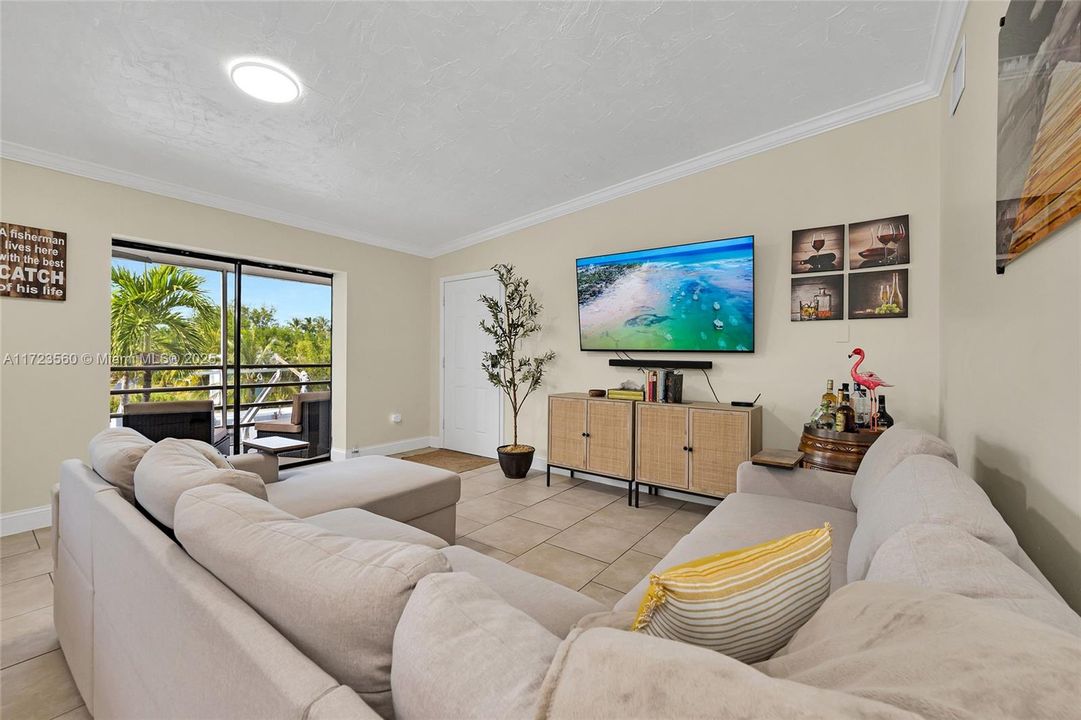 Active With Contract: $1,299,000 (3 beds, 3 baths, 0 Square Feet)