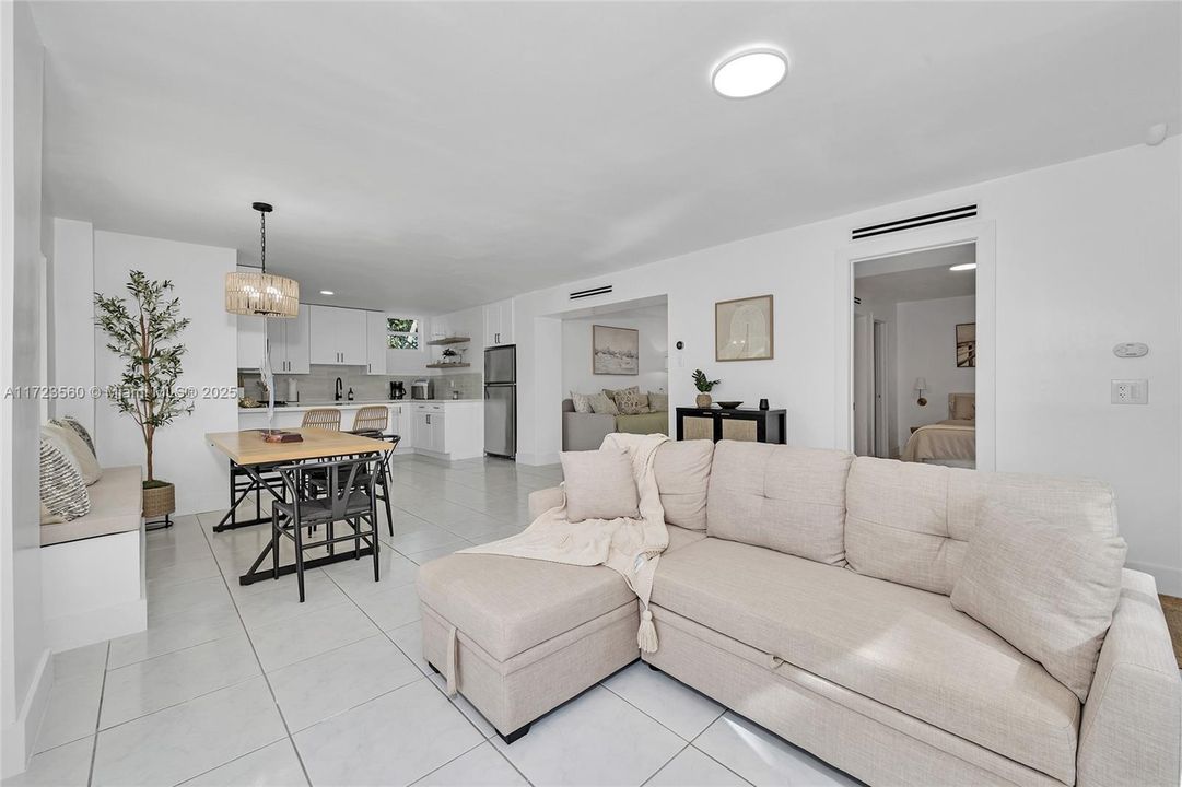 Active With Contract: $1,299,000 (3 beds, 3 baths, 0 Square Feet)