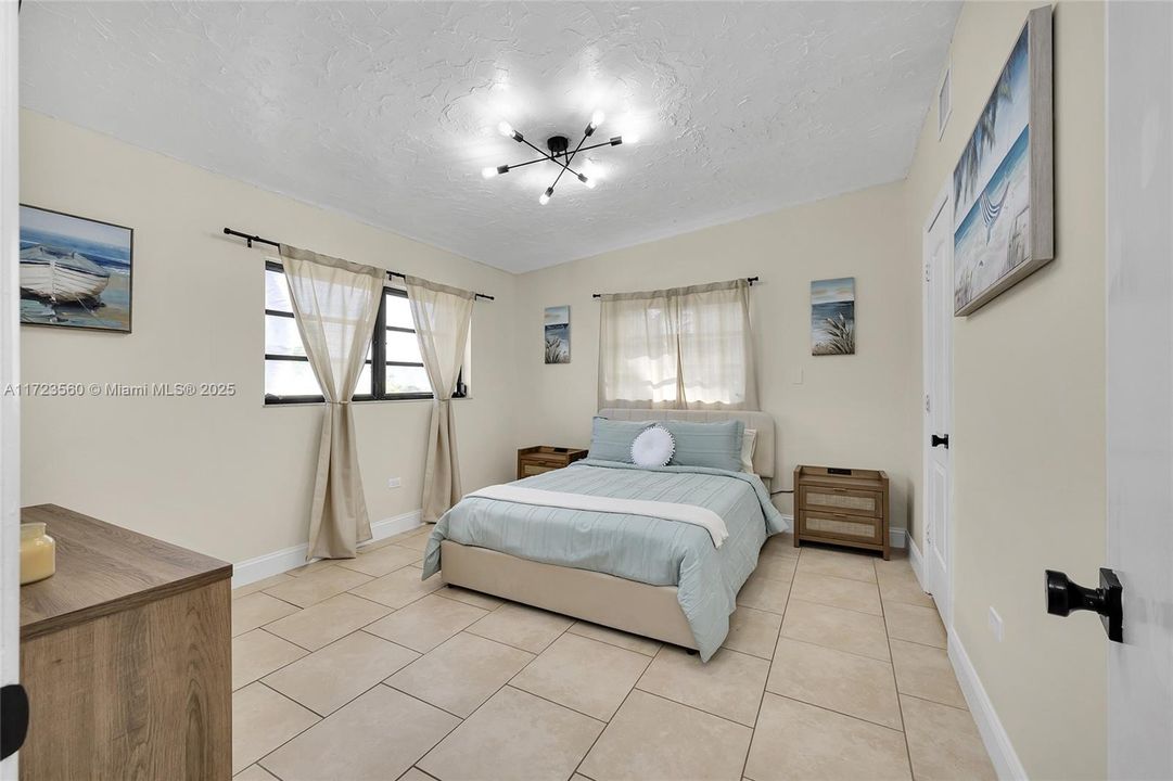 Active With Contract: $1,299,000 (3 beds, 3 baths, 0 Square Feet)