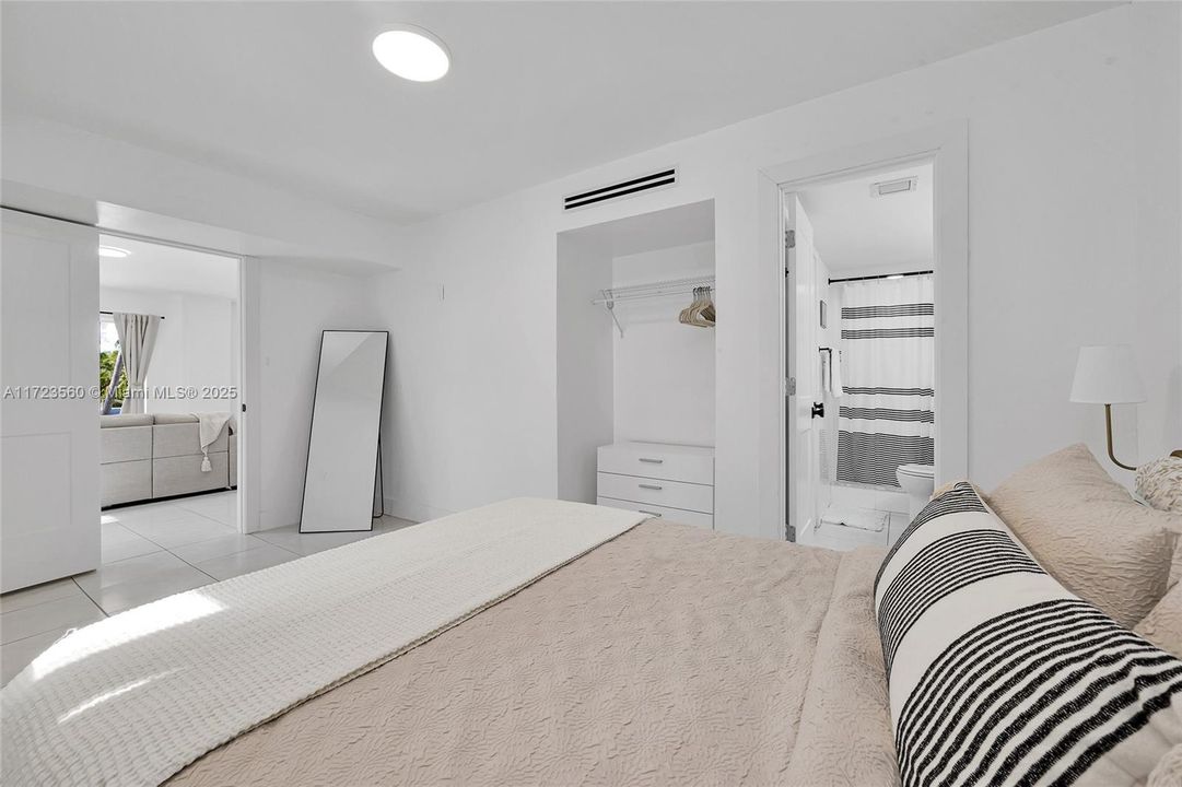 Active With Contract: $1,299,000 (3 beds, 3 baths, 0 Square Feet)