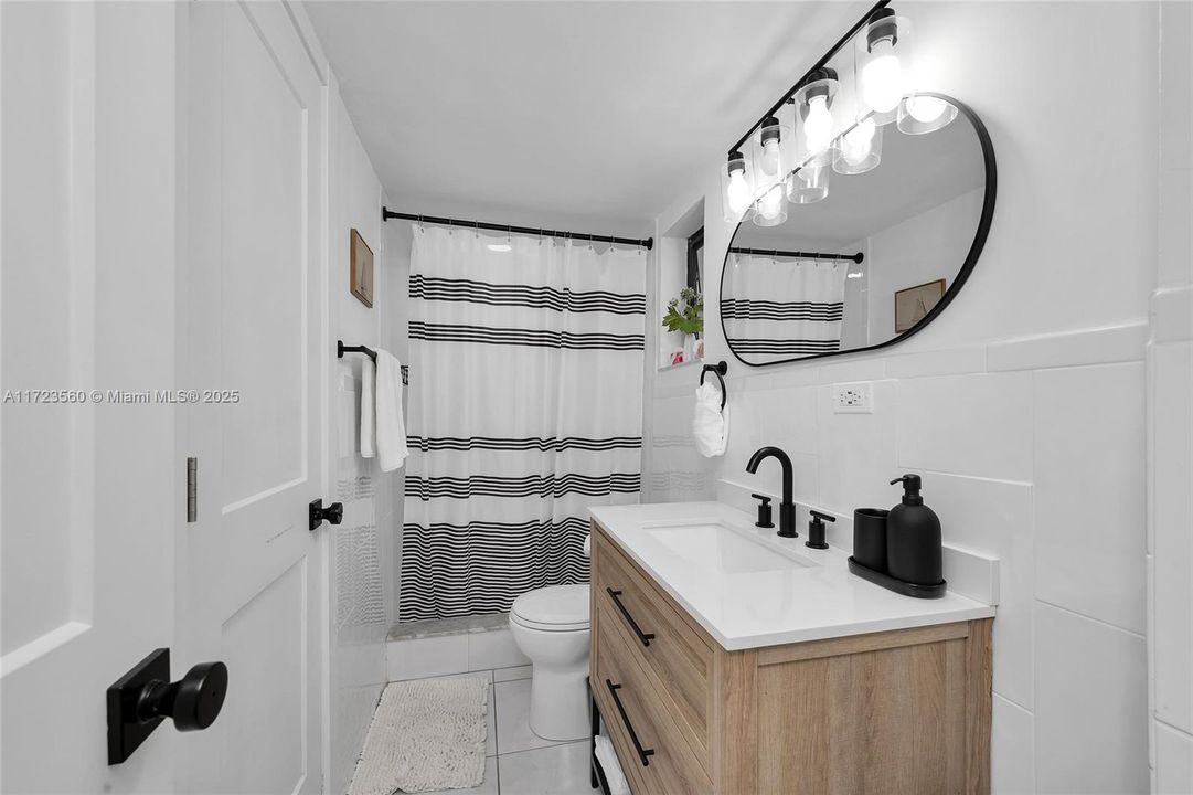 Active With Contract: $1,299,000 (3 beds, 3 baths, 0 Square Feet)