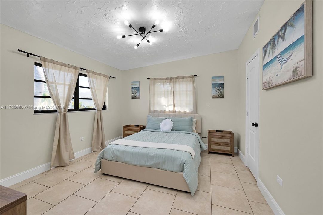 Active With Contract: $1,299,000 (3 beds, 3 baths, 0 Square Feet)