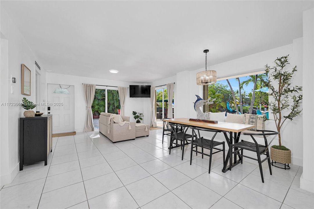 Active With Contract: $1,299,000 (3 beds, 3 baths, 0 Square Feet)