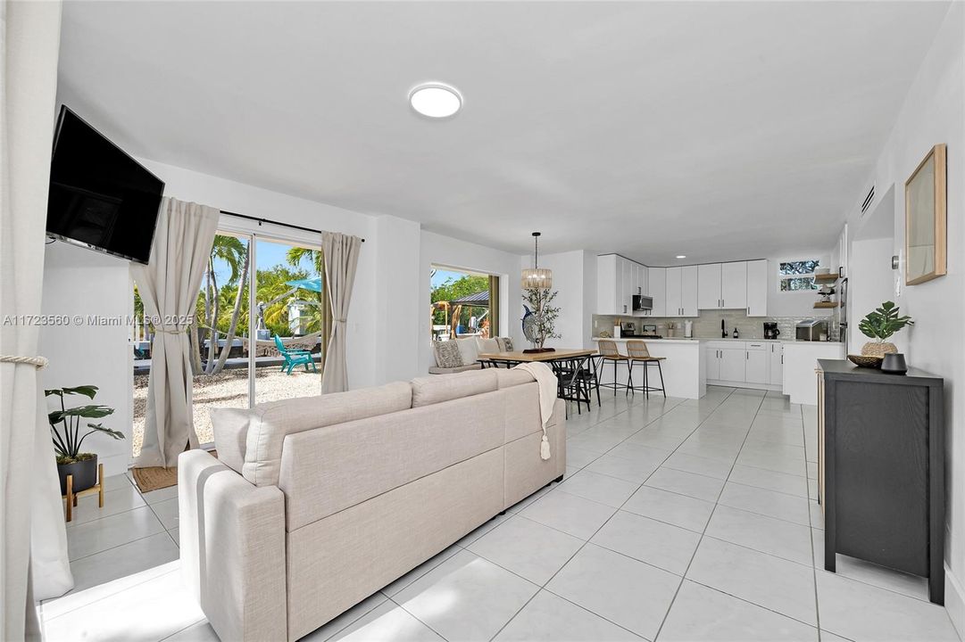 Active With Contract: $1,299,000 (3 beds, 3 baths, 0 Square Feet)