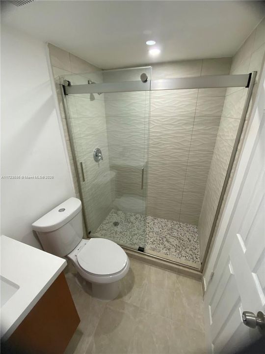 待售: $195,500 (0 贝兹, 1 浴室, 577 平方英尺)