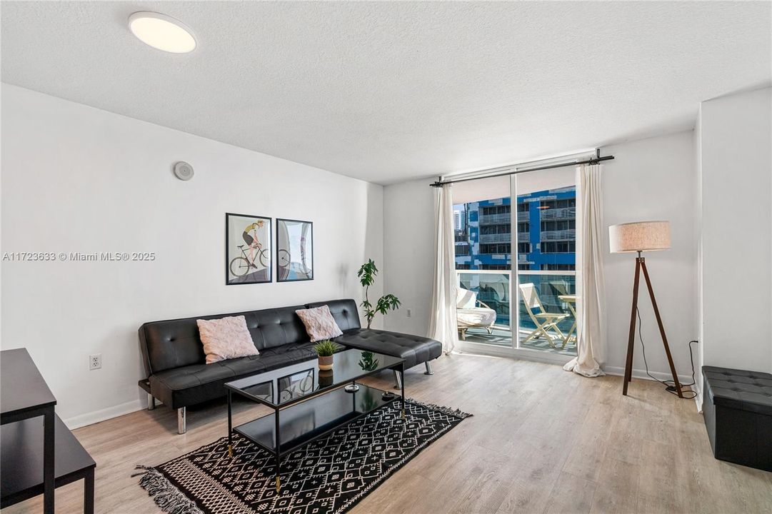 Vendido Recientemente: $470,000 (1 camas, 1 baños, 791 Pies cuadrados)